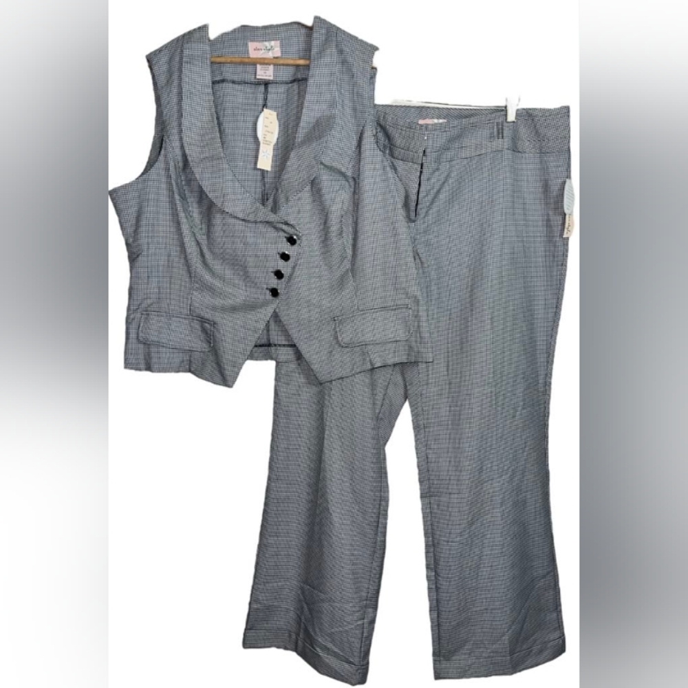 Women's Gray Checked Two-Piece Pantsuit with Tailored Vest